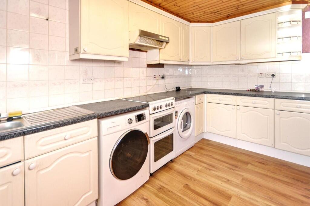 10 Roodlands Road, Girvan, Ayrshire, KA26 9DE photo 4