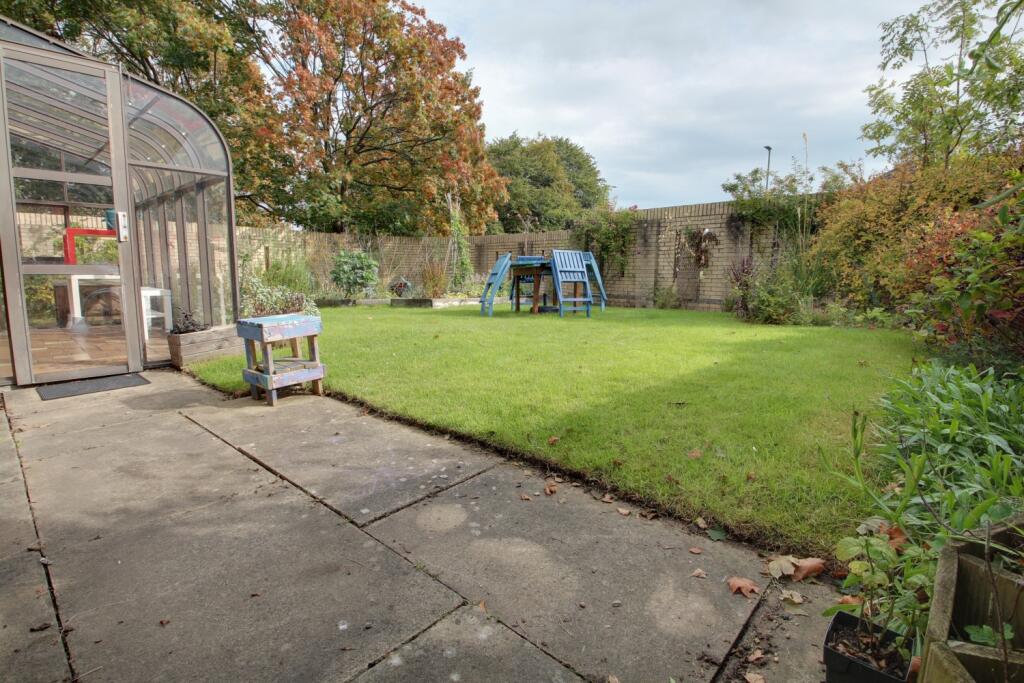 4 Shepcote Crescent, Leeds photo 4