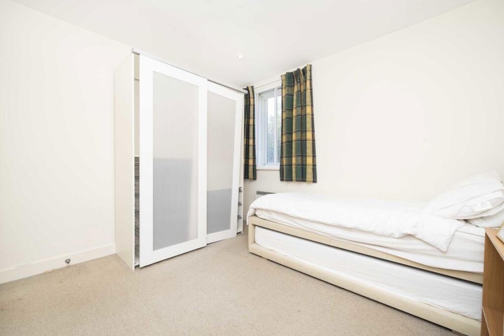Apartment in London - View 5