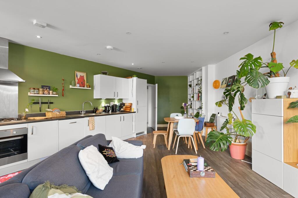 Apartment in London - More