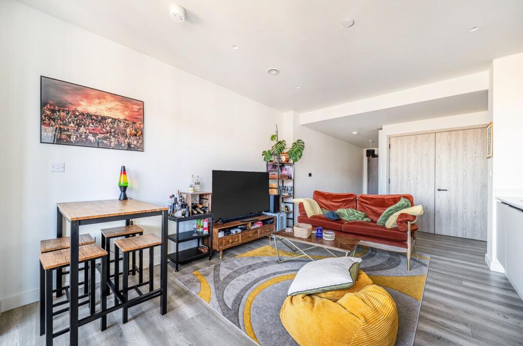 Apartment in London - View 5