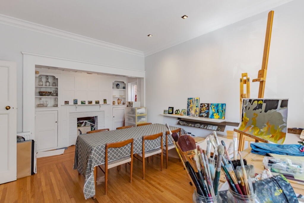 House in London, Muswell Hill - More