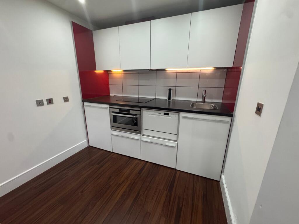 Apartment in Nottingham - View 3