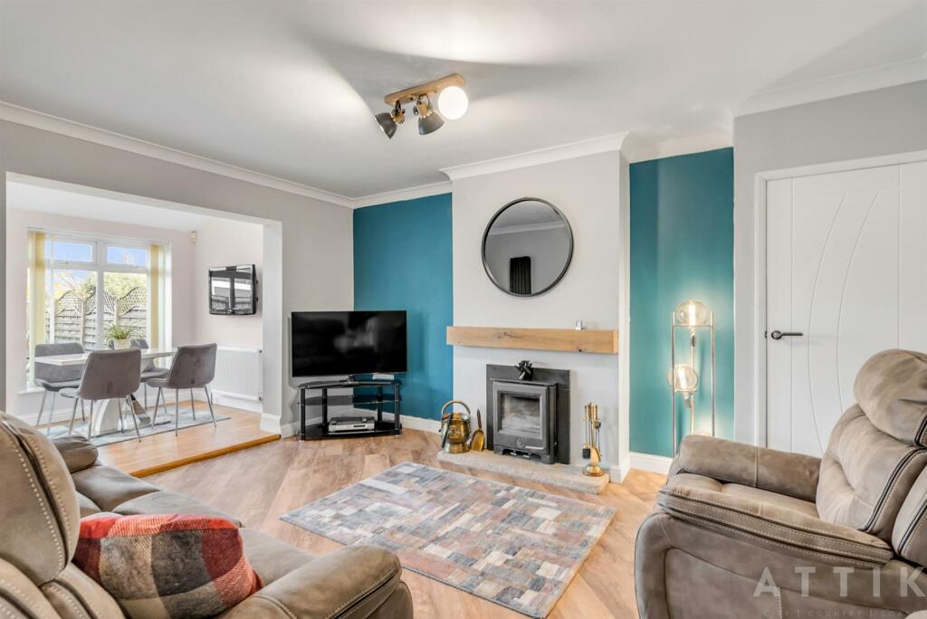 Queens Drive, Halesworth photo 3
