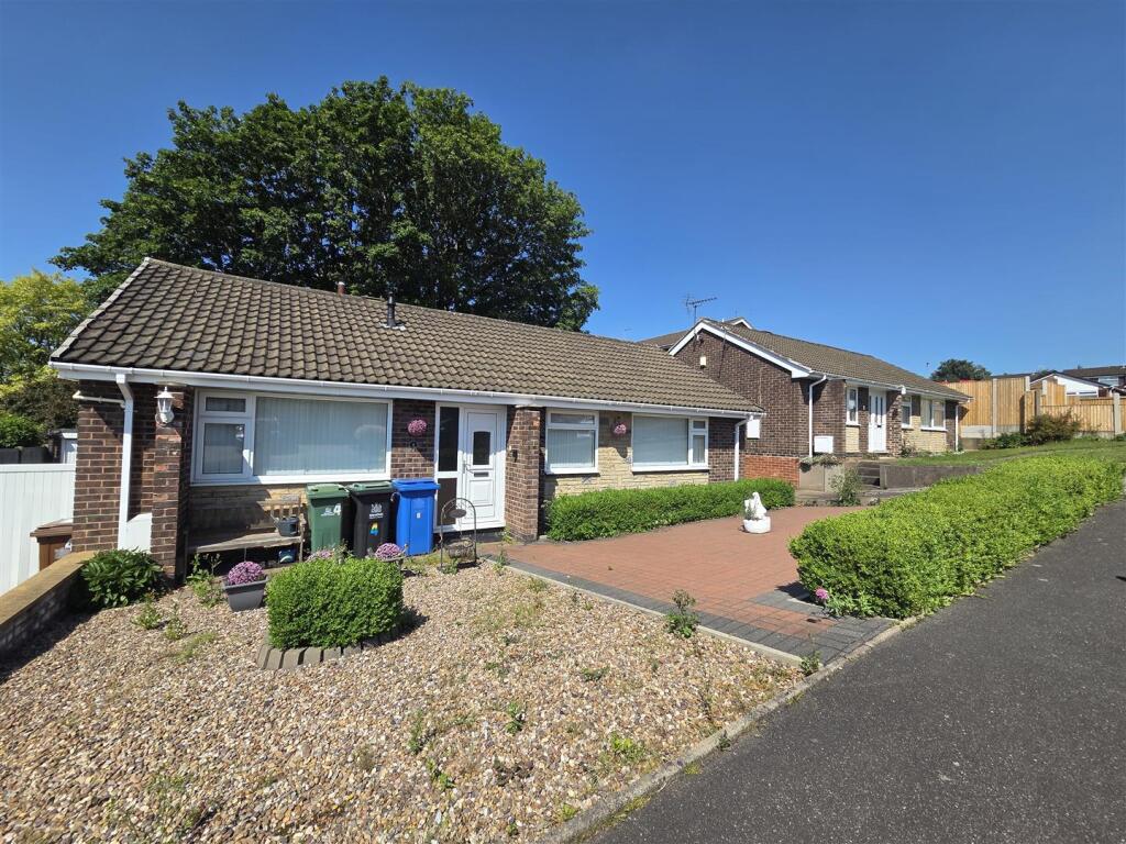 Main image of property: Helmsdale Close, Mansfield