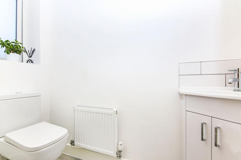 Maino Crescent, Lutterworth, LE17 photo 4