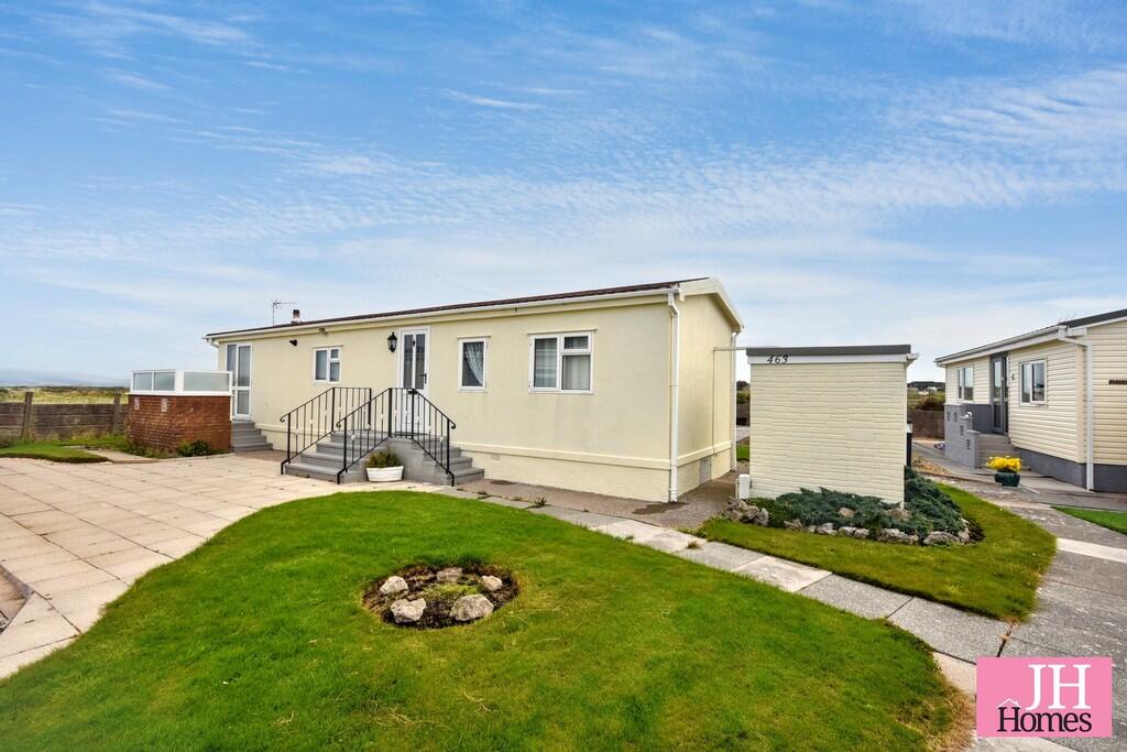 2-bed caravan on West Shore Park, Walney, Barrow-in-Furness, £80,000