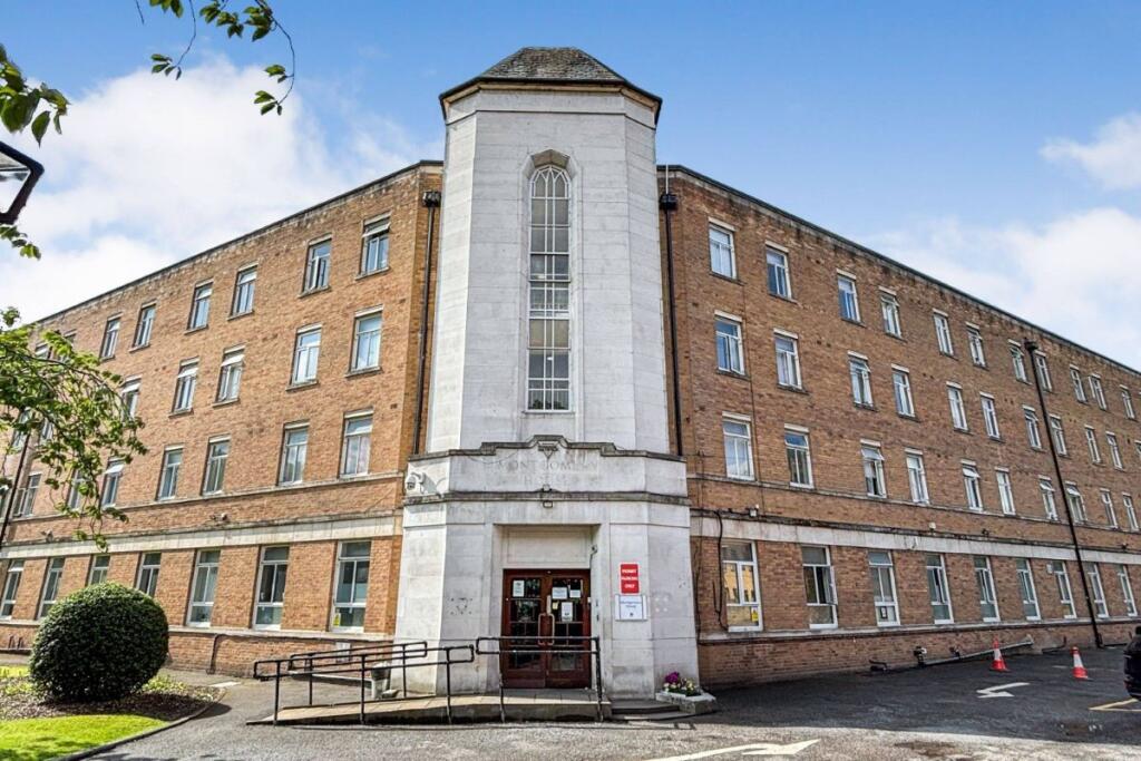 Main image of property: Room 125 The Annexe Montgomery House, Demesne Road, Manchester, Manchester, M16 8PH