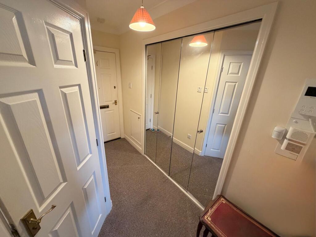 Apartment in Sefton, Birkdale - View 4