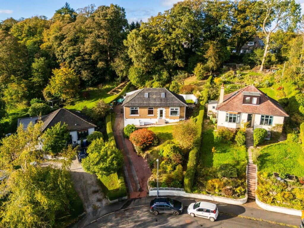 4-bed detached on 11 Douglas Park Crescent, Bearsden, G61 3DS, £430,000