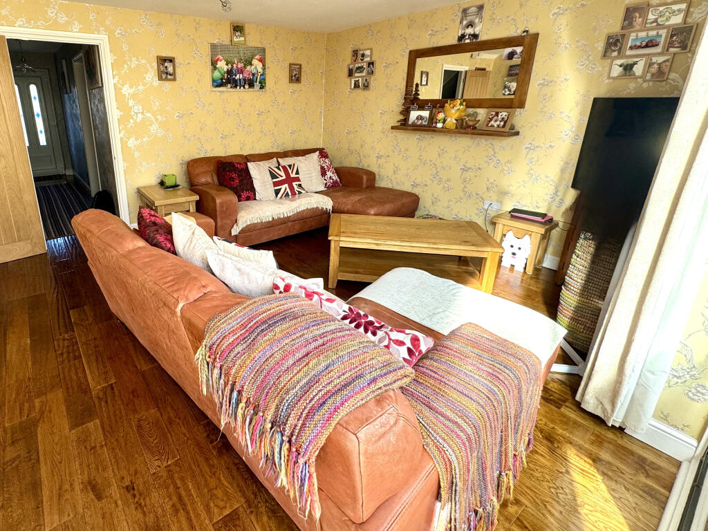 House in East Cowes, Osborne - More