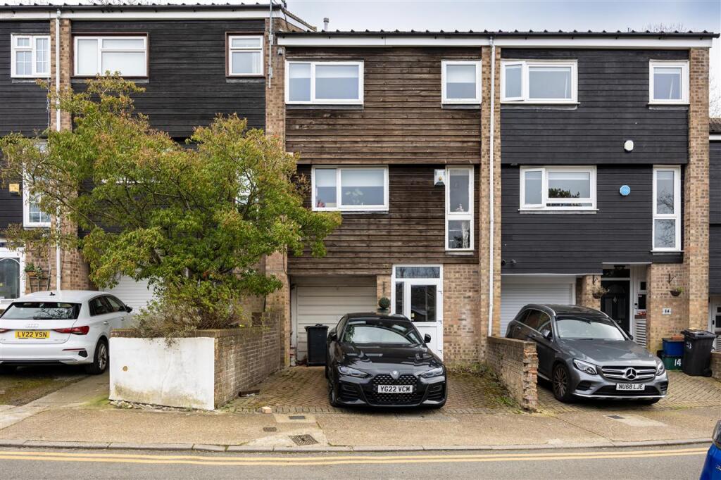 Main image of property: Hartscroft Linton Glade, Forestdale, Croydon