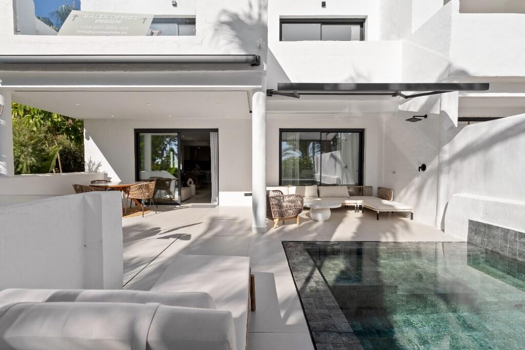 Main image of property: El Paraiso, Málaga, Andalusia