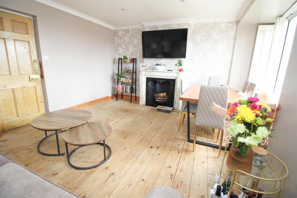 Apartment in Harlow, Essex - View 2