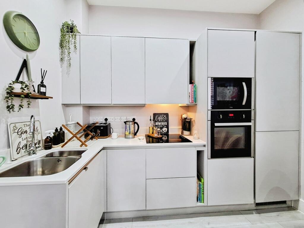 Apartment in Stockport, Mile End, Offerton - More
