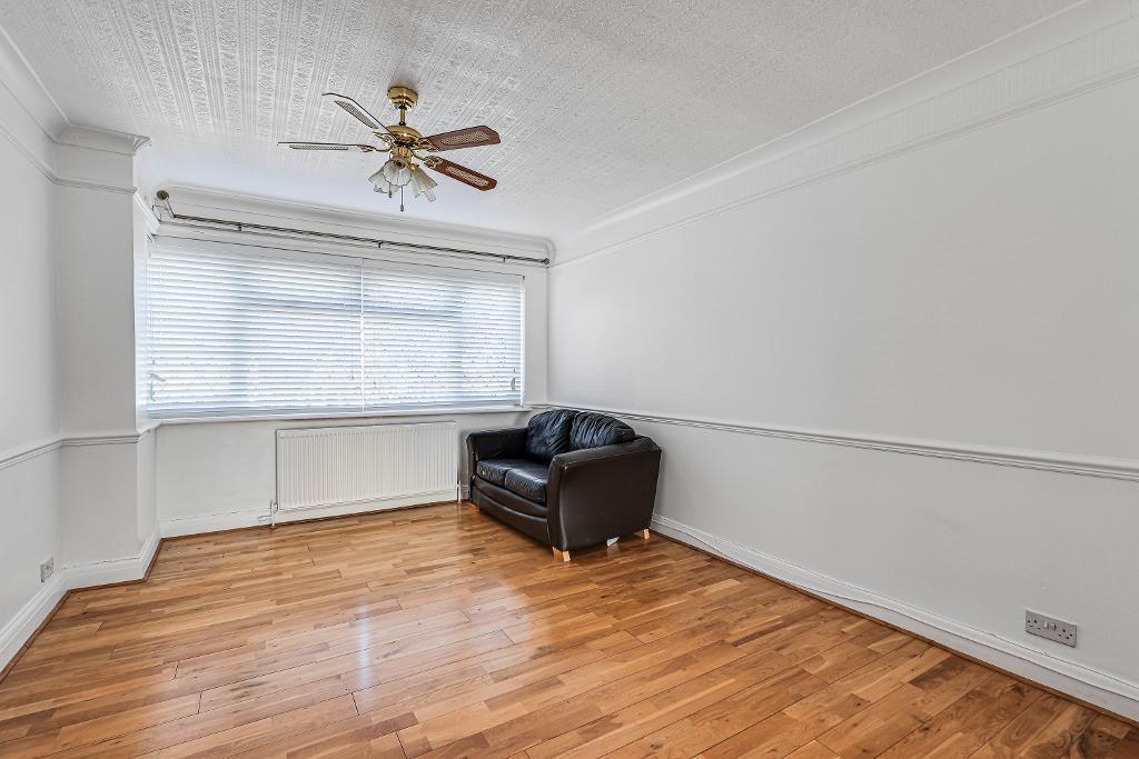 House in Croydon - View 3