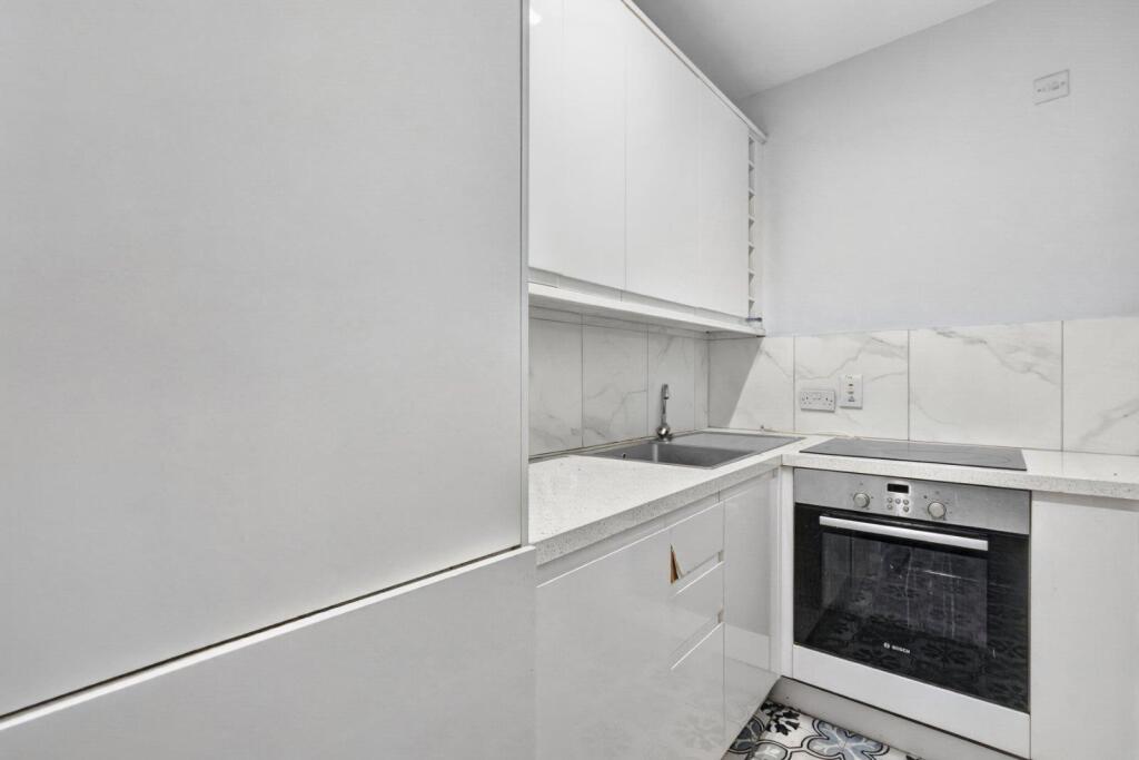 Apartment in London - View 4