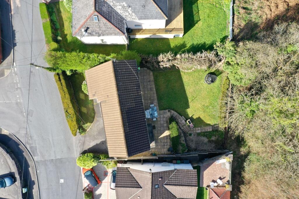 House in Blackwood, Cwmgelli, Caerphilly - More