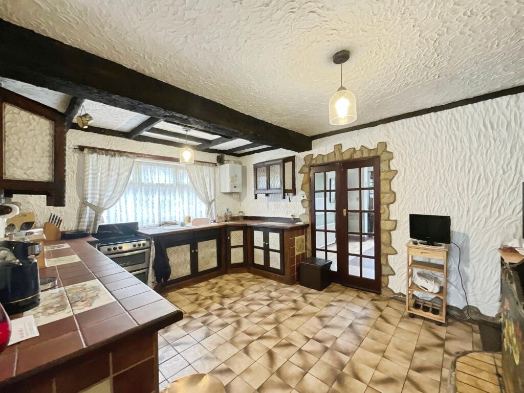 House in Mansfield, Nottinghamshire - View 2