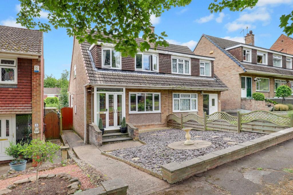 Main image of property: Trueman Gardens, Arnold, NG5
