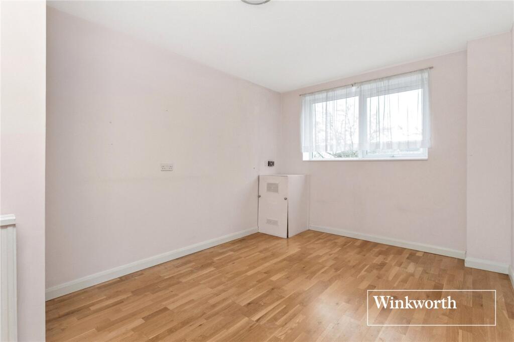 Regent Court, 190 Ballards Lane, Finchley, London, N3 - More