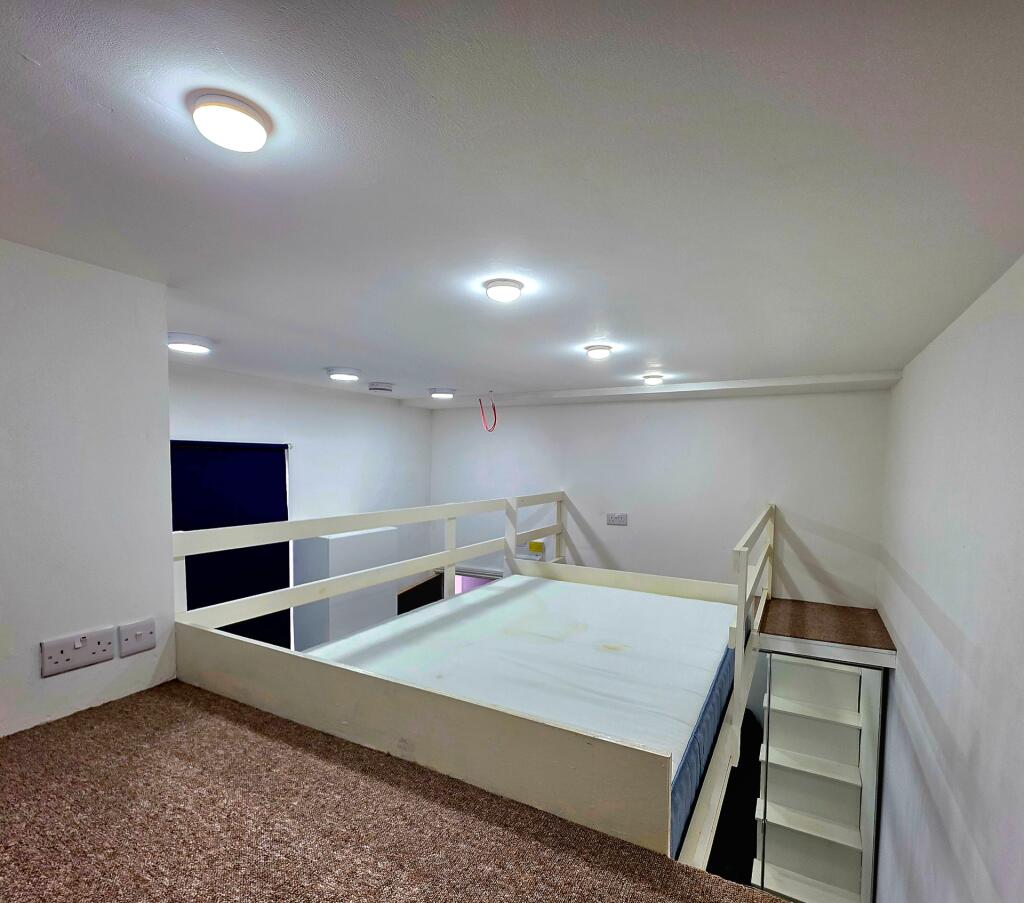Studio flat for rent