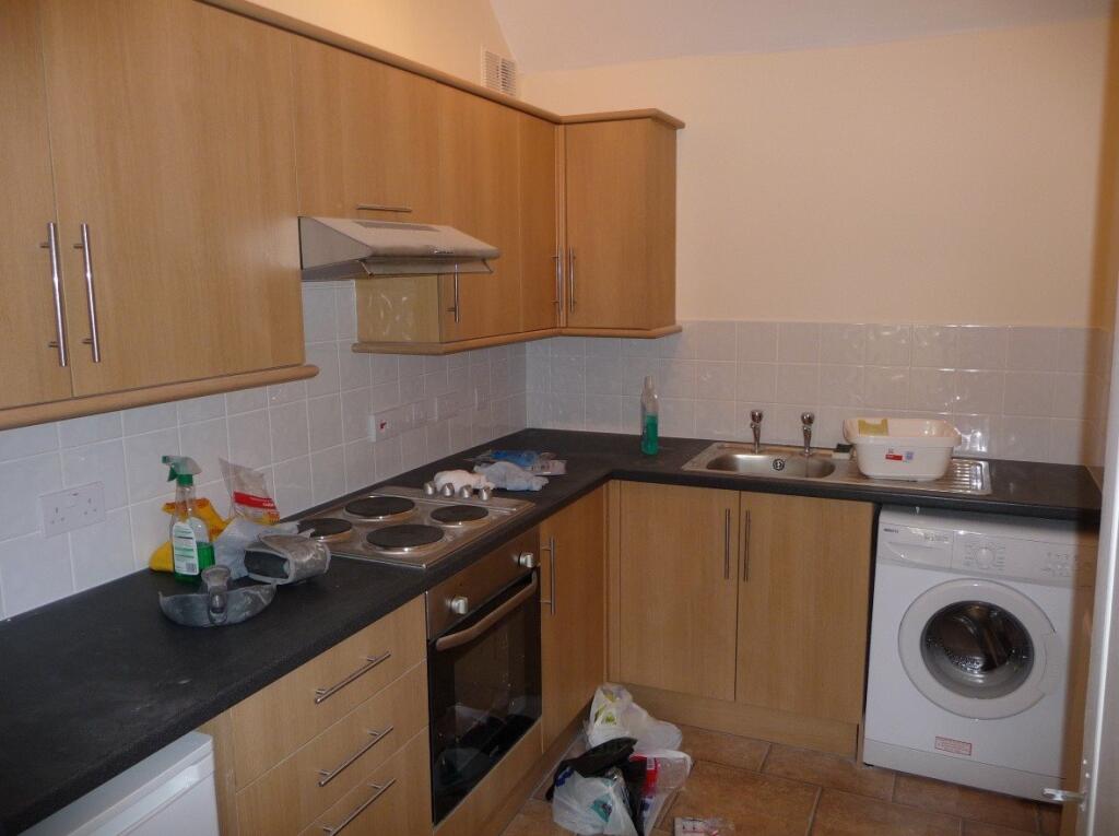 Apartment in Newport - More