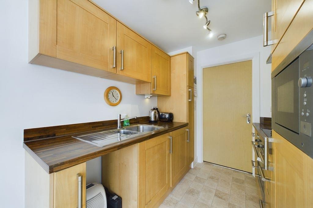 Apartment in Southampton - View 4