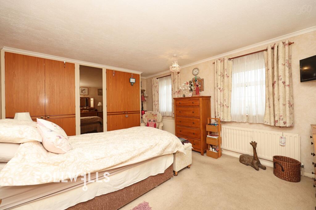 House in Newcastle-under-Lyme, Silverdale - View 4