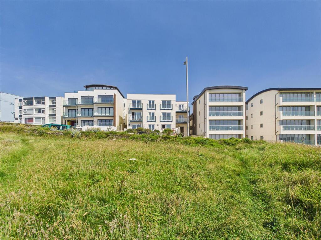 Apartment in Truro - View 5