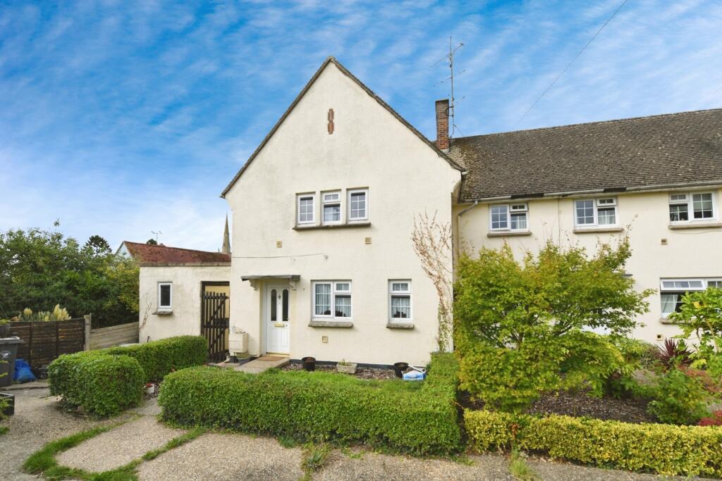 Main image of property: Weaverhead Close, Thaxted, Dunmow, Essex, CM6