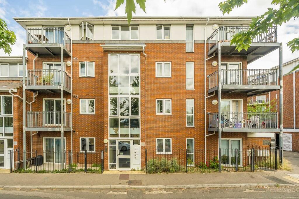 Apartment in London - View 5
