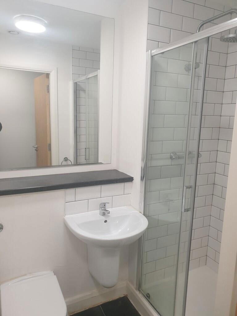 Apartment in Liverpool - More
