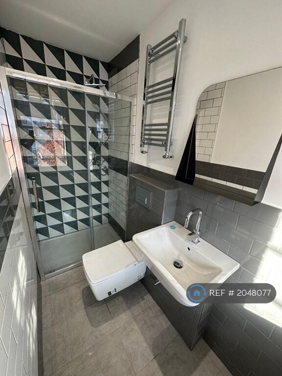 House in London - View 5