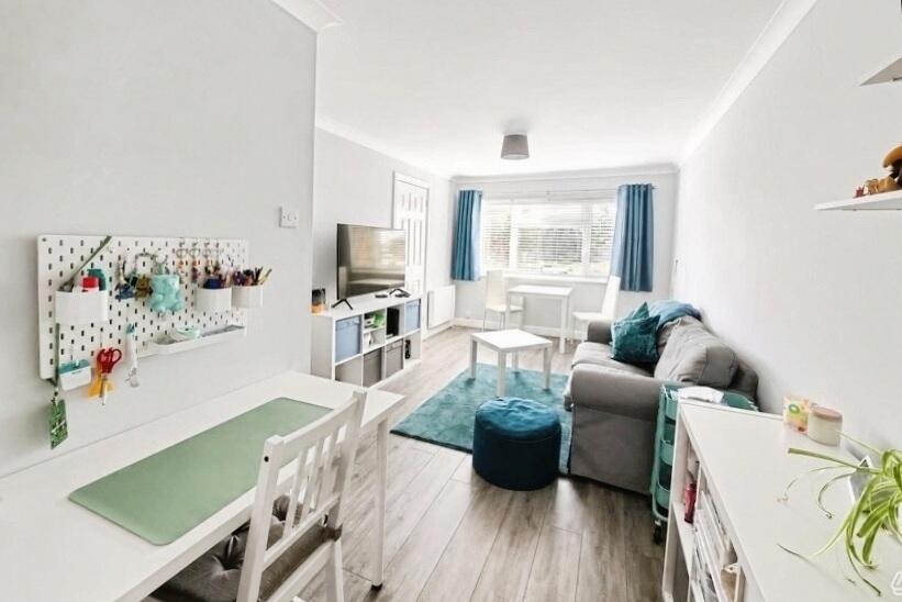 Simmonds Close, Bracknell, Berkshire, RG42 photo 2