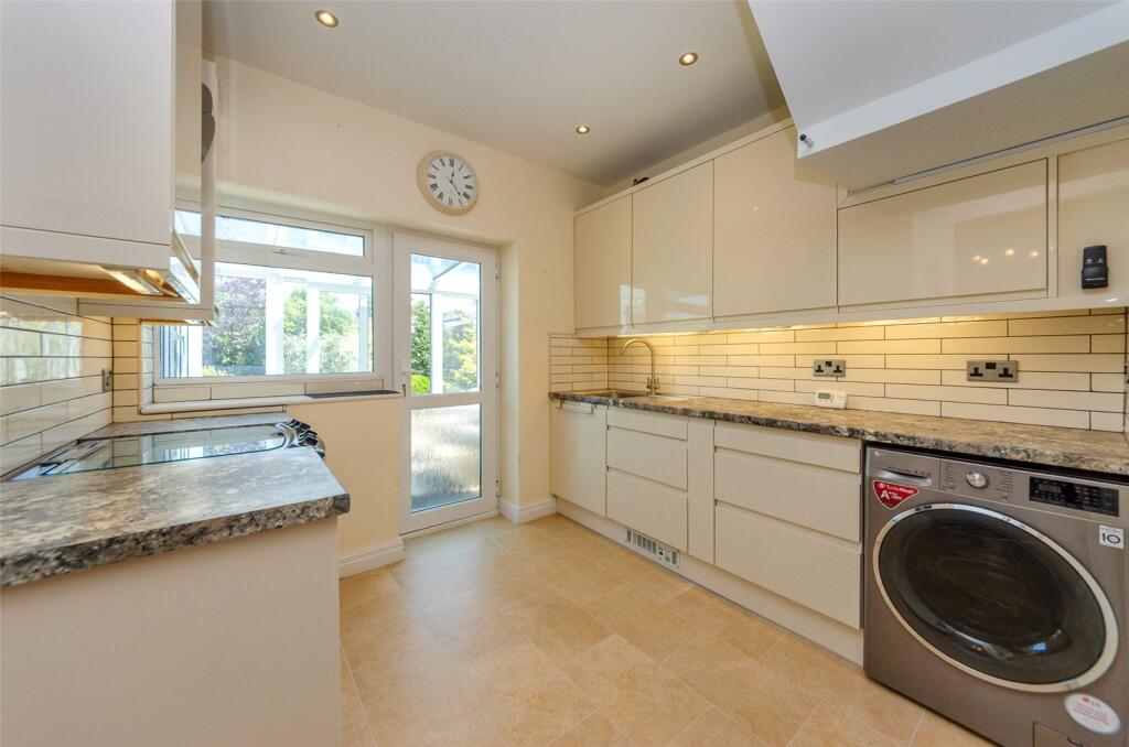 Gwydyr Road, Llandudno, Conwy, LL30 photo 4