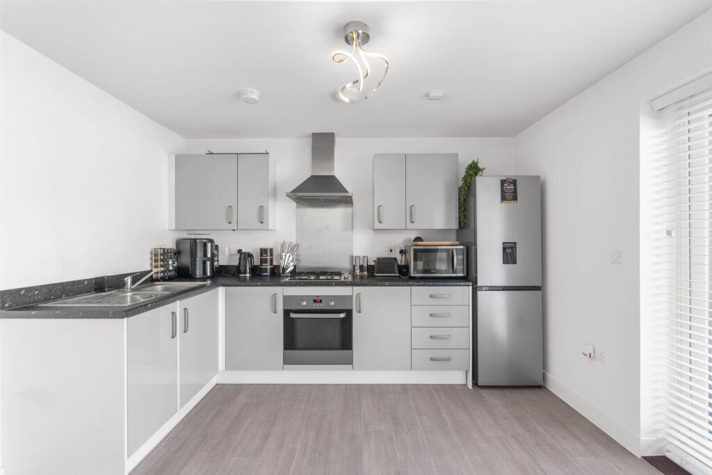 Apartment in Chelmsford - View 5