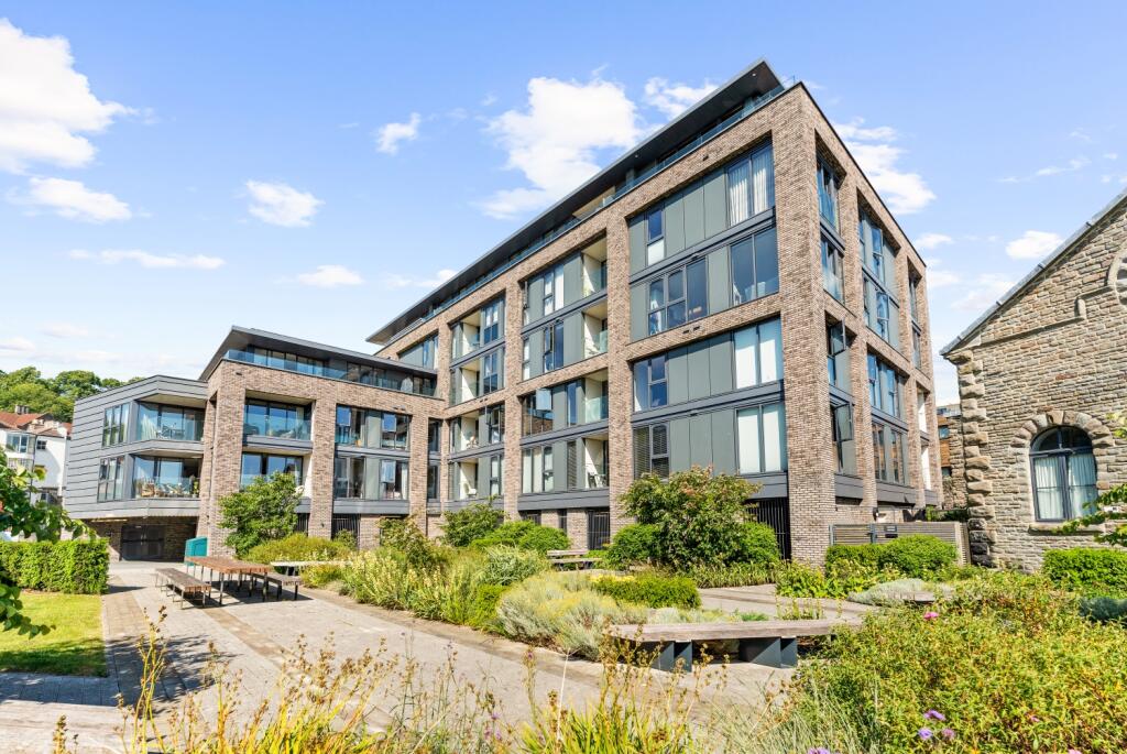 Apartment in Bristol, Canon's Marsh, Spike Island - View 2