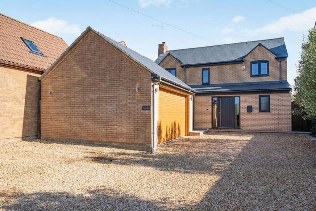 House in Peterborough - View 5