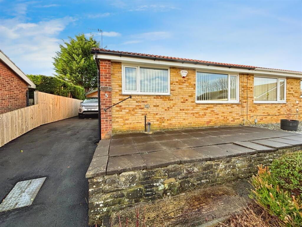 Main image of property: Oakdale Close, Bradford, BD10 0JG