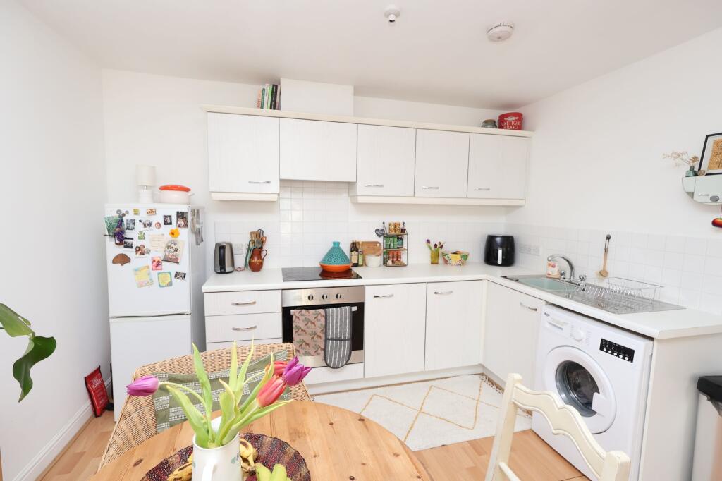 Apartment in Trafford, Greater Manchester - View 2