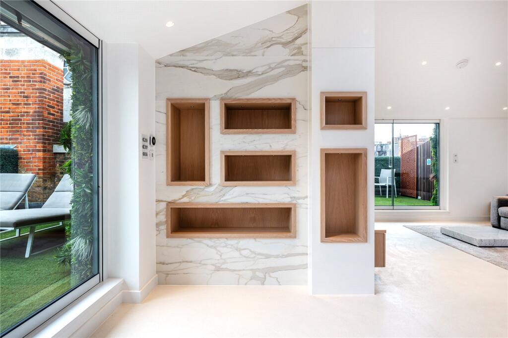 2 bedroom penthouse for rent