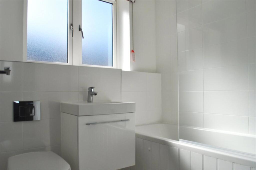 House in Exeter - View 5