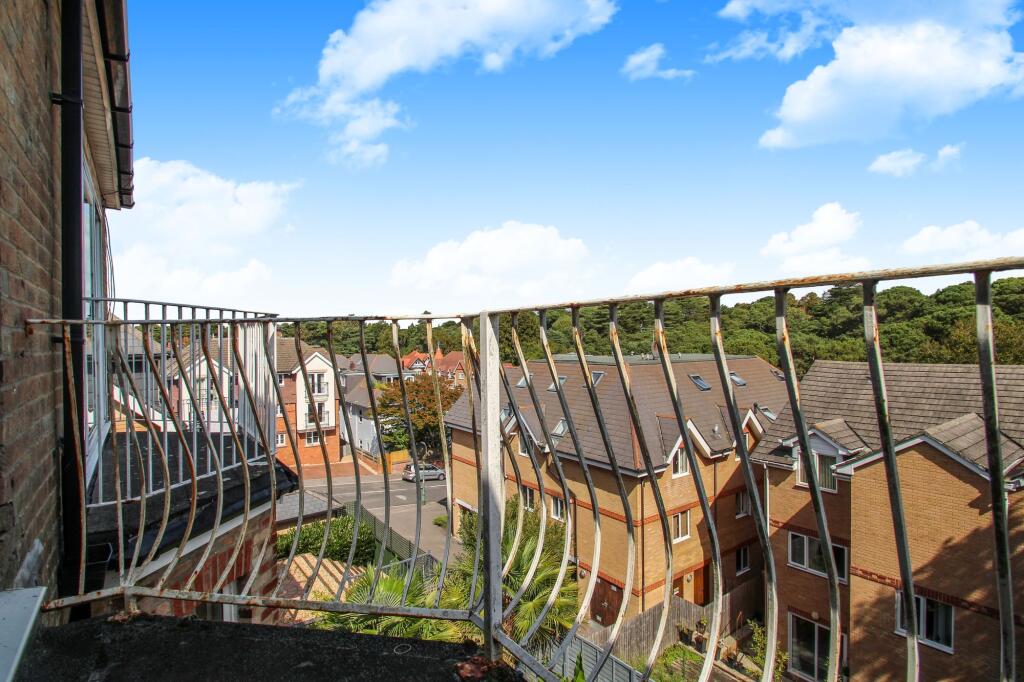 Apartment in Bournemouth - View 2