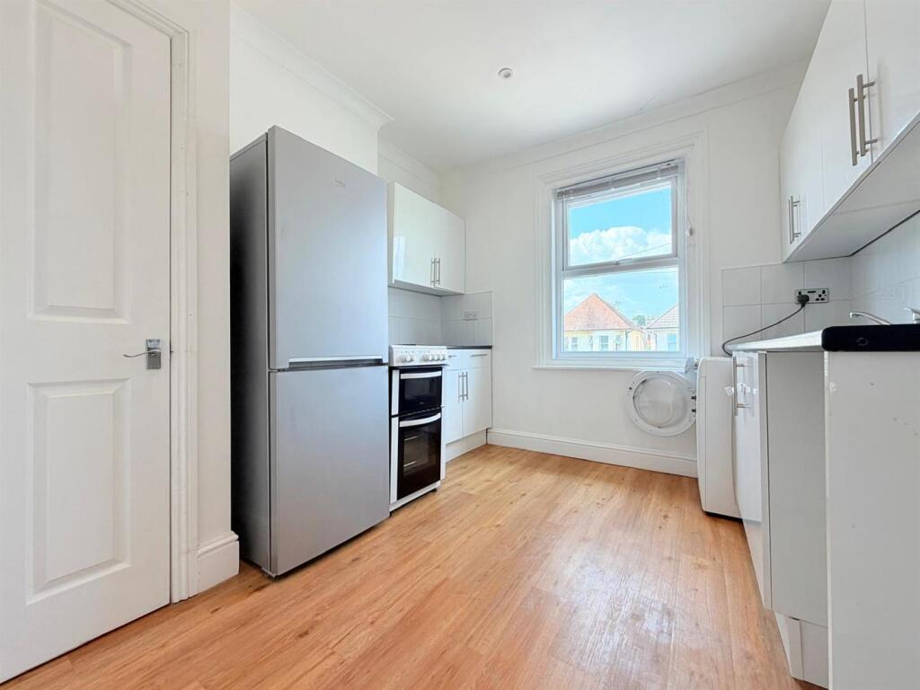 Apartment in Poole - View 2
