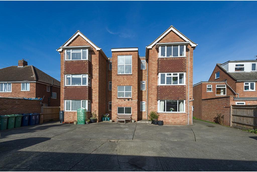 Main image of property: St Leonards Rd, Headington, Oxford, OX3 8AD