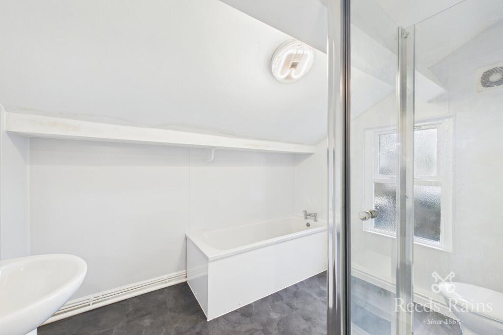 Apartment in Preston - View 5
