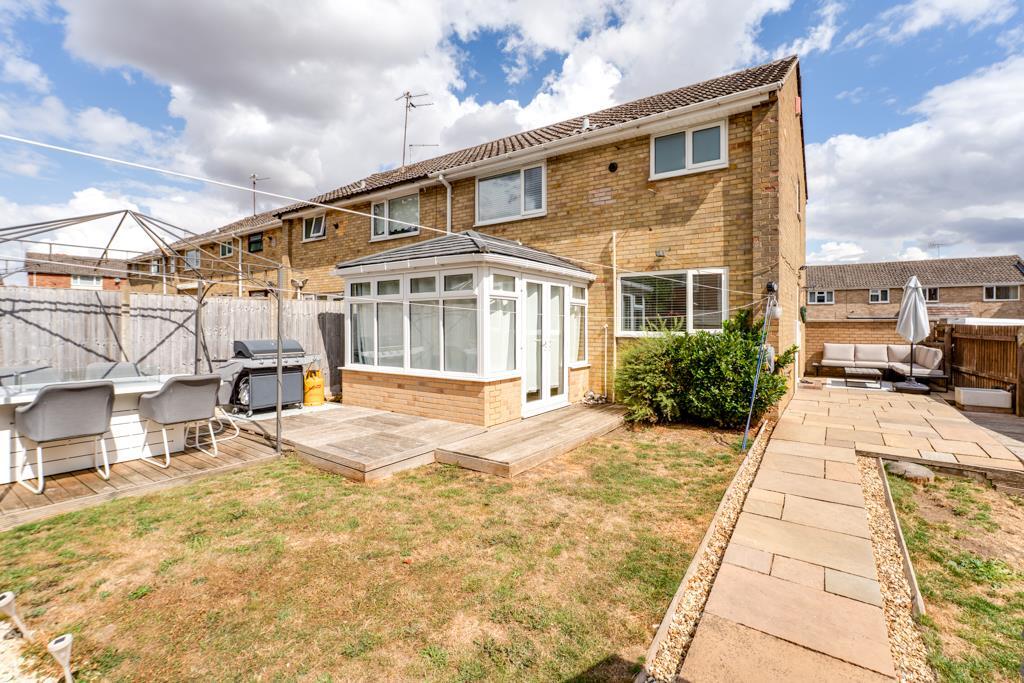 House in Northampton, North Northamptonshire - View 4