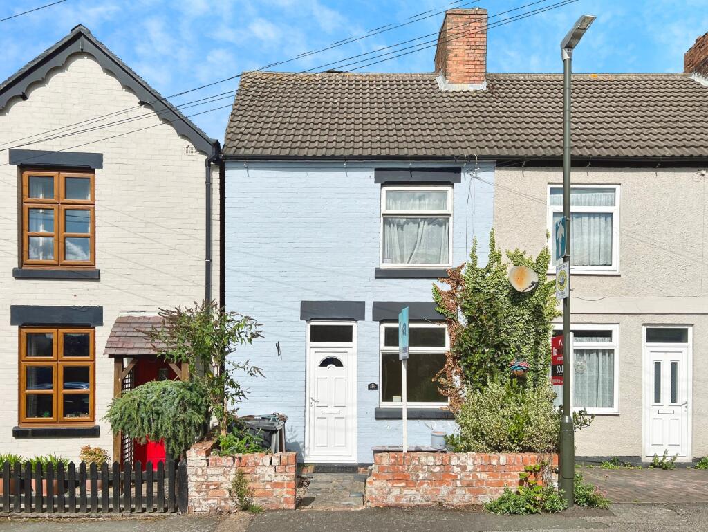 3-bed terraced on Regent Street, Swadlincote, DE11, £135,000