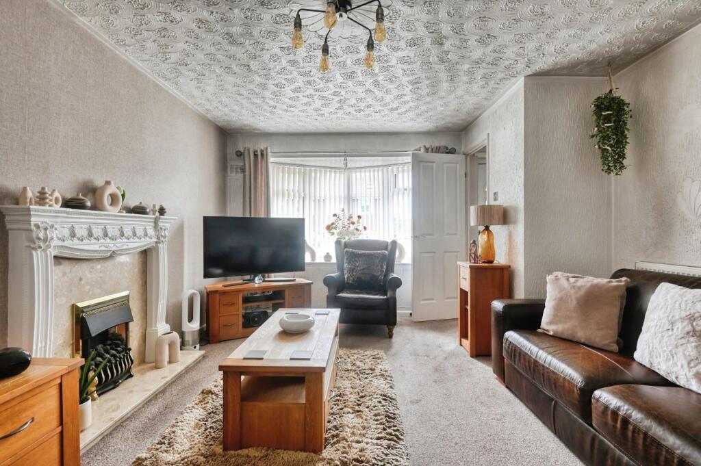 House in Tamworth, Stonydelph - View 2